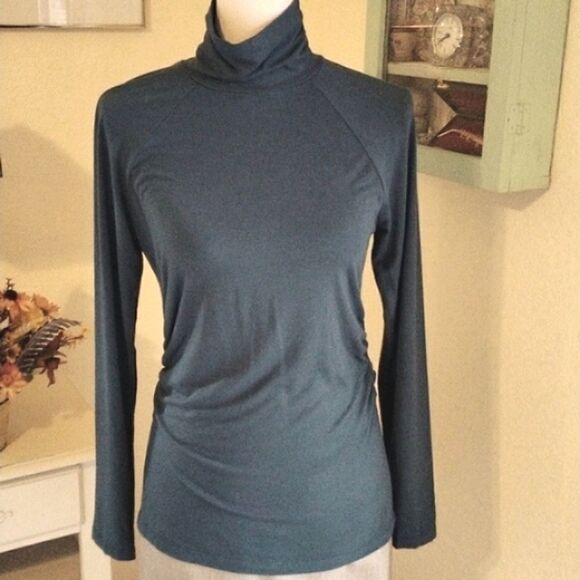 Per Se Turtleneck Top - Picture 1 of 8